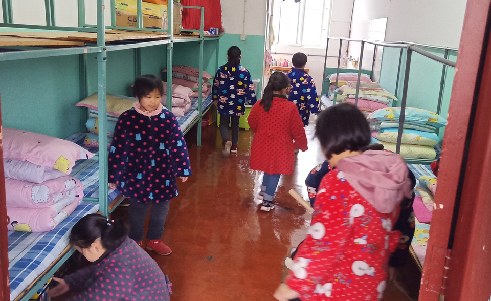 ���|Ů�ӌWУ