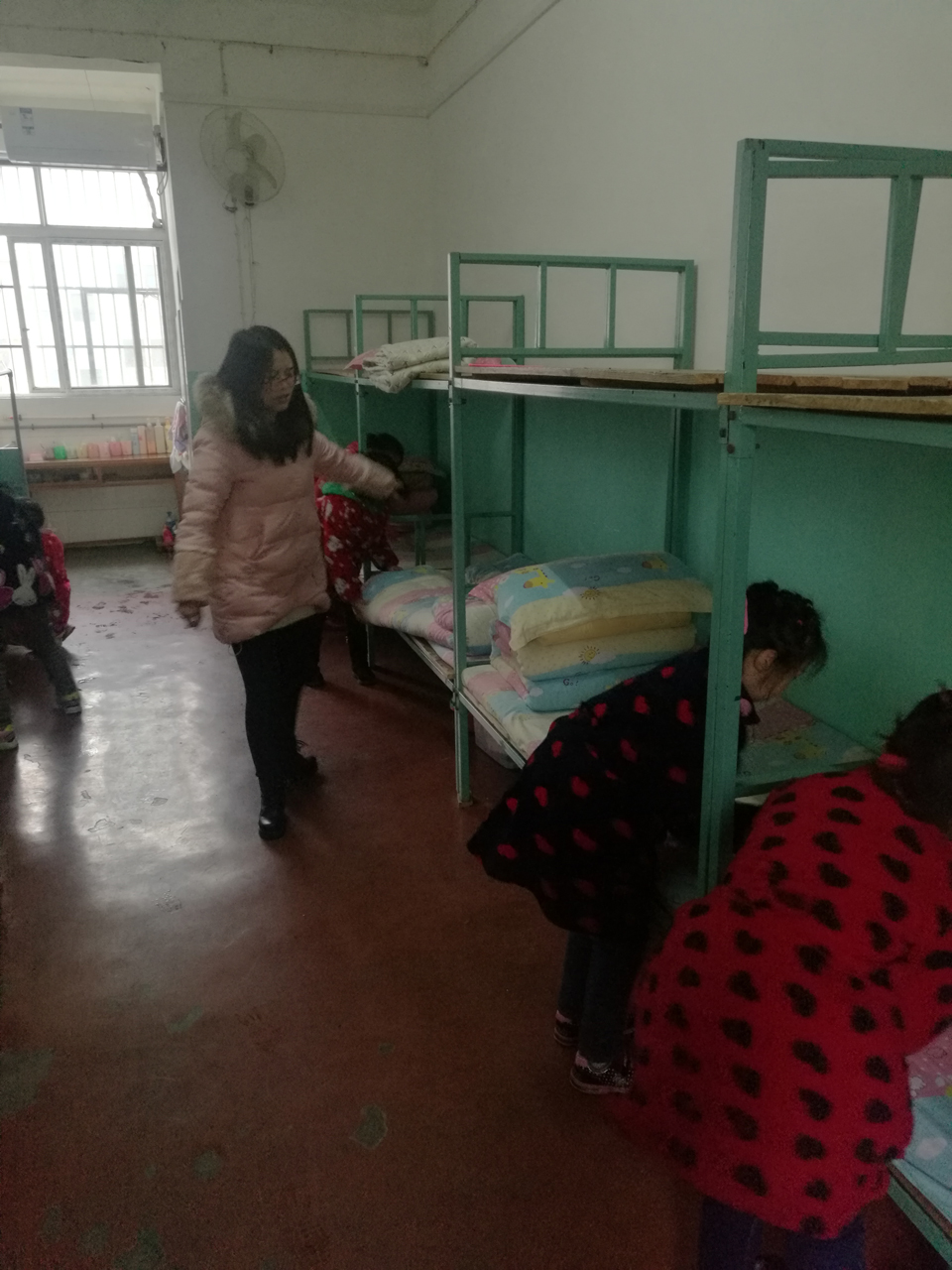 ���|Ů�ӌWУ