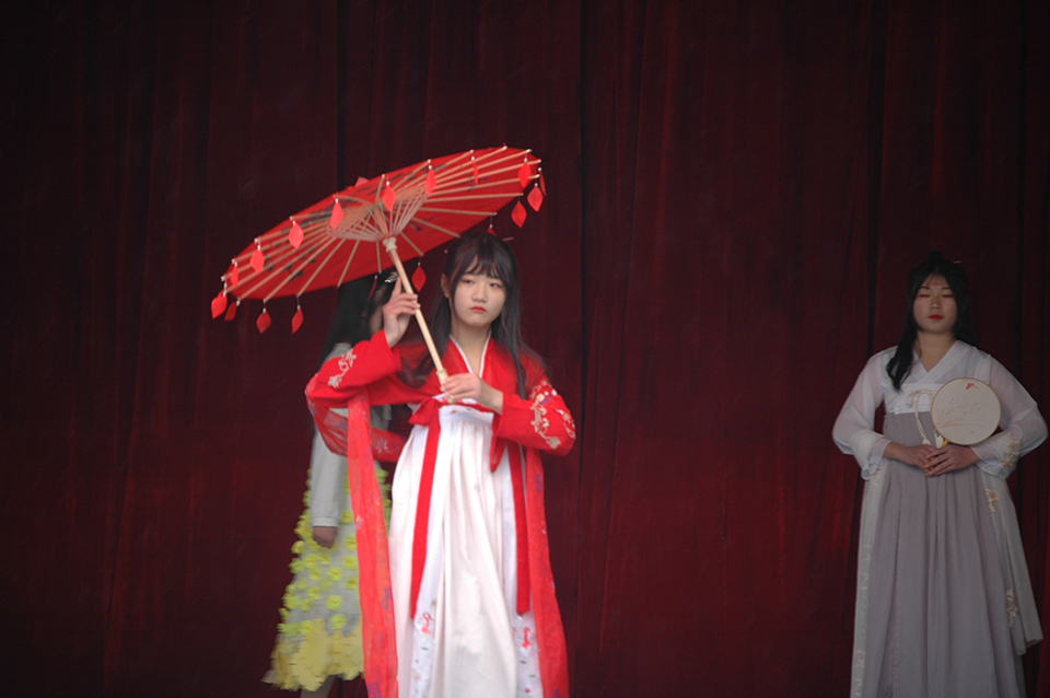 ���|Ů�ӌW(xu��)У