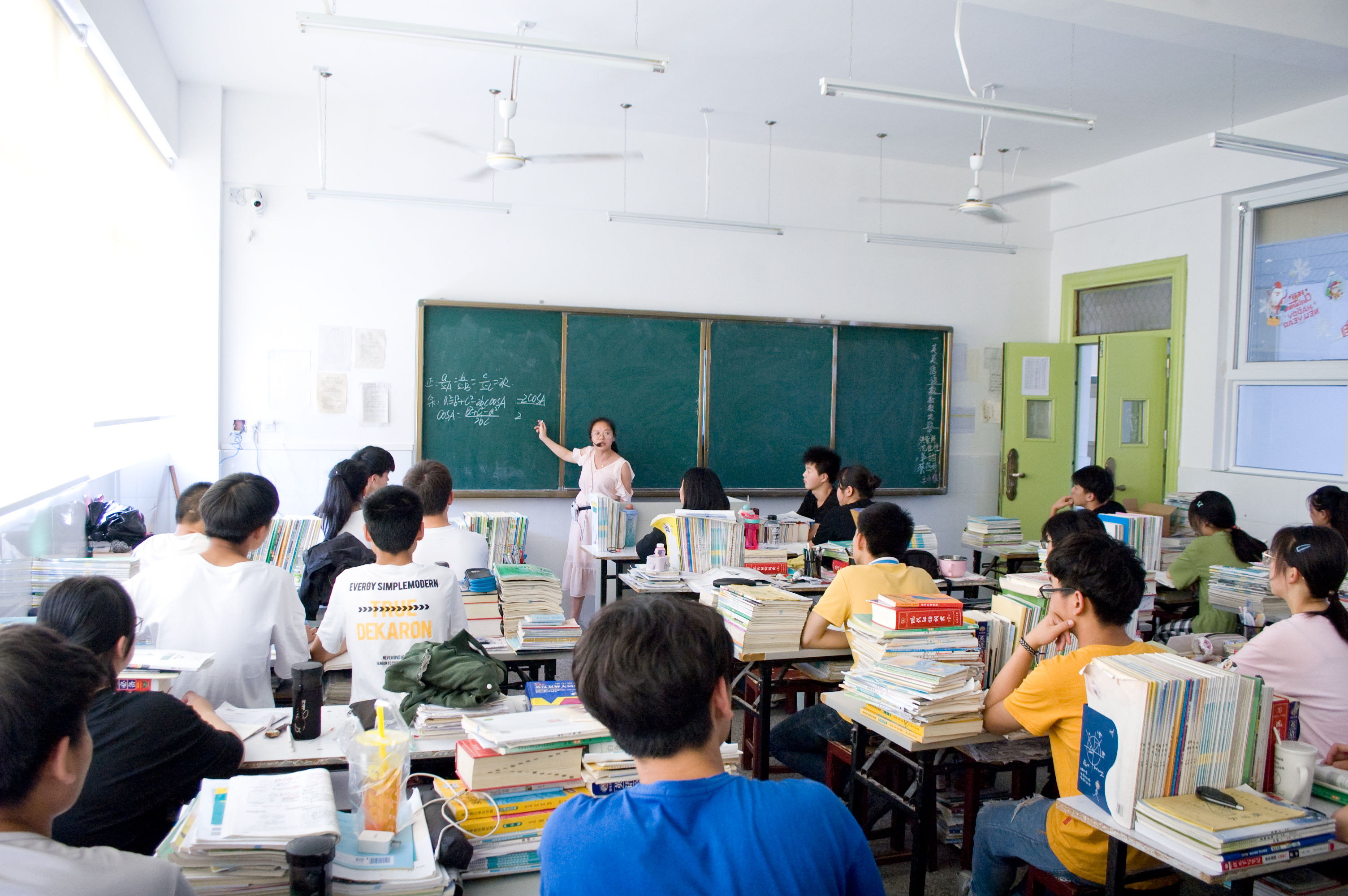 ���|Ů�ӌWУ