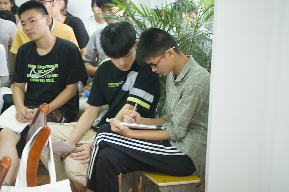 ���|Ů�ӌW(xu��)У