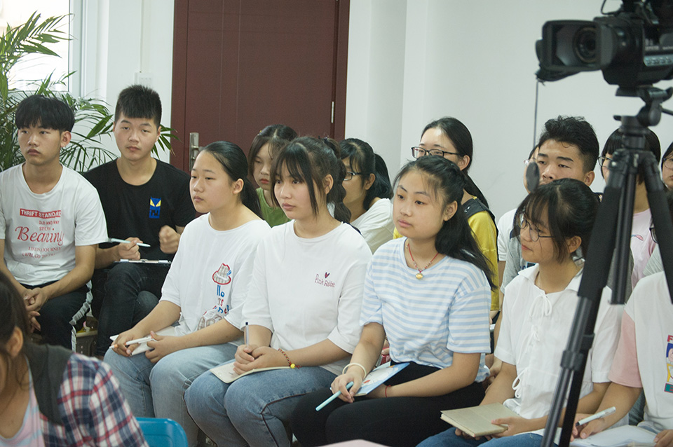 ���|Ů�ӌW(xu��)У