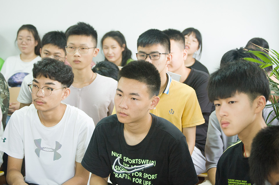 ���|Ů�ӌW(xu��)У