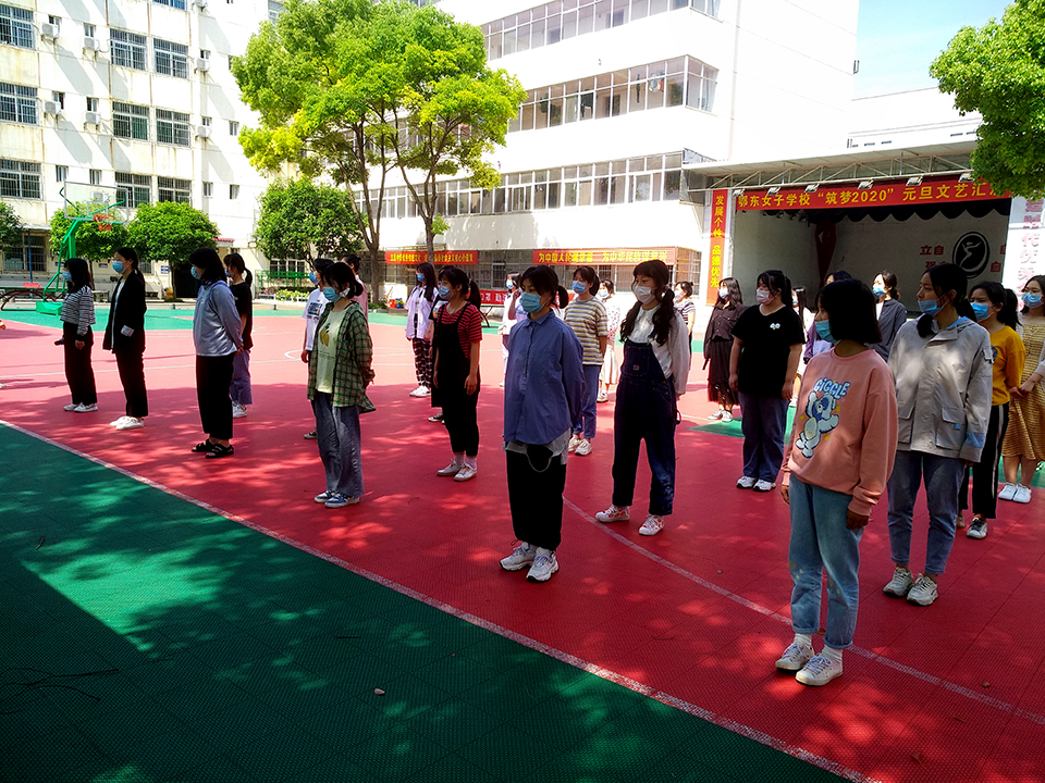 ���|Ů�ӌWУ