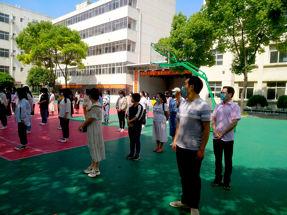 ���|Ů�ӌWУ