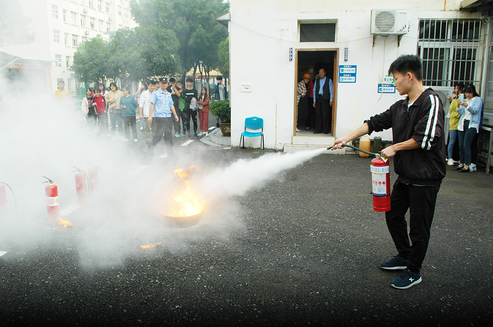 ���|Ů�ӌW(xu��)У