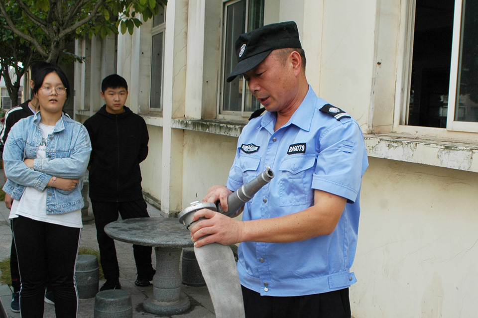 ���|Ů�ӌW(xu��)У