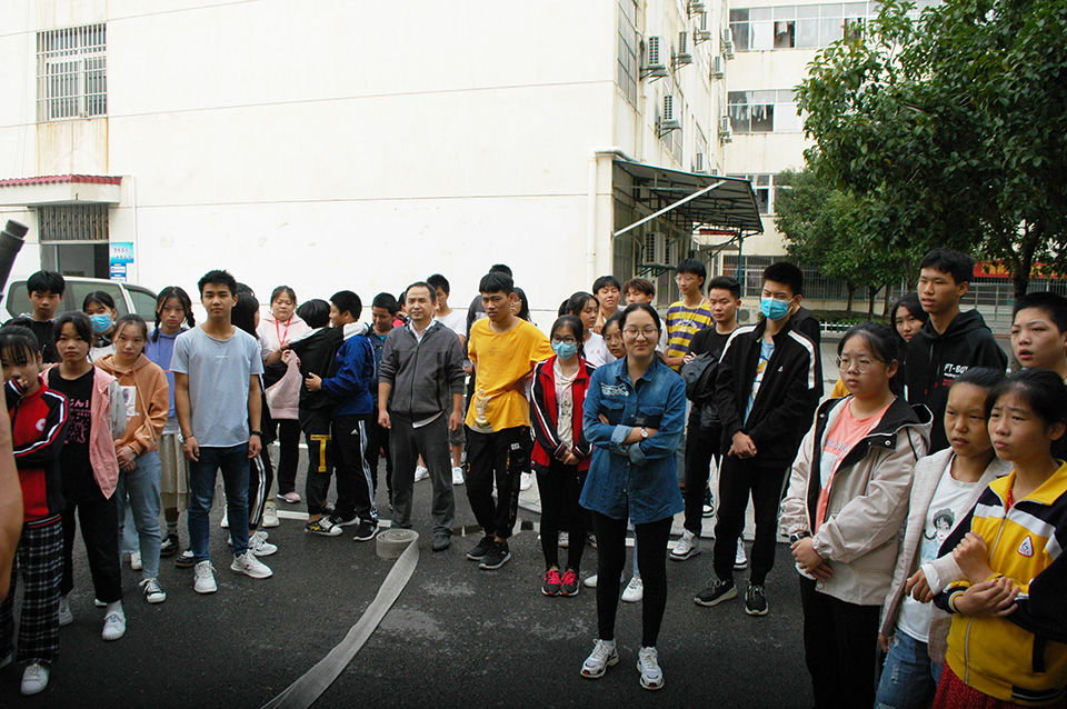 ���|Ů�ӌW(xu��)У